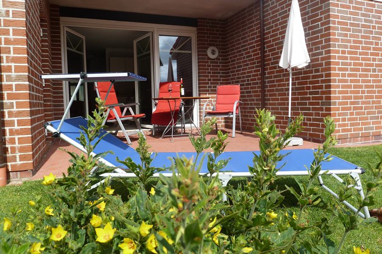 Entspannung im schön angelegten und eingezäunten Garten