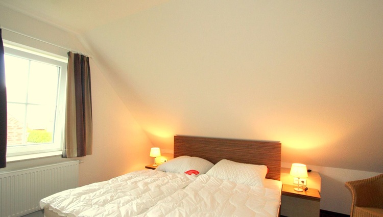 Schlafzimmer OG mit Doppelbett