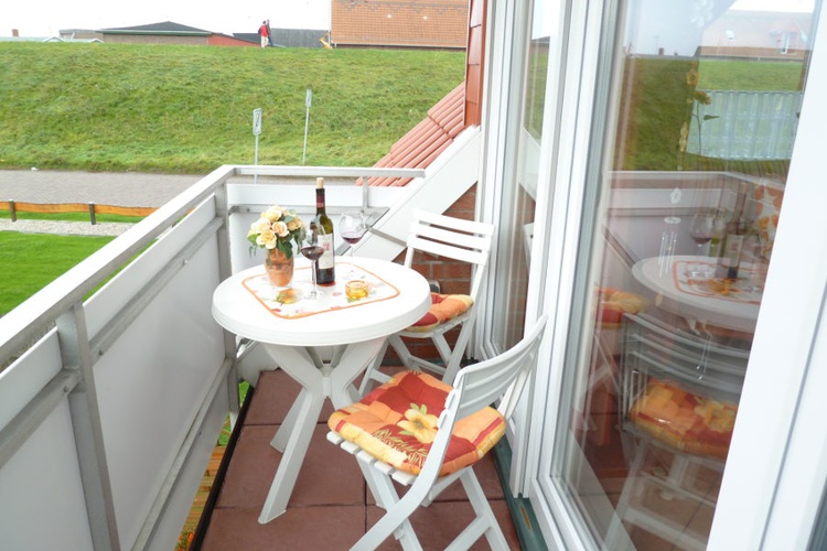 Balkon mit direktem Deichblick
