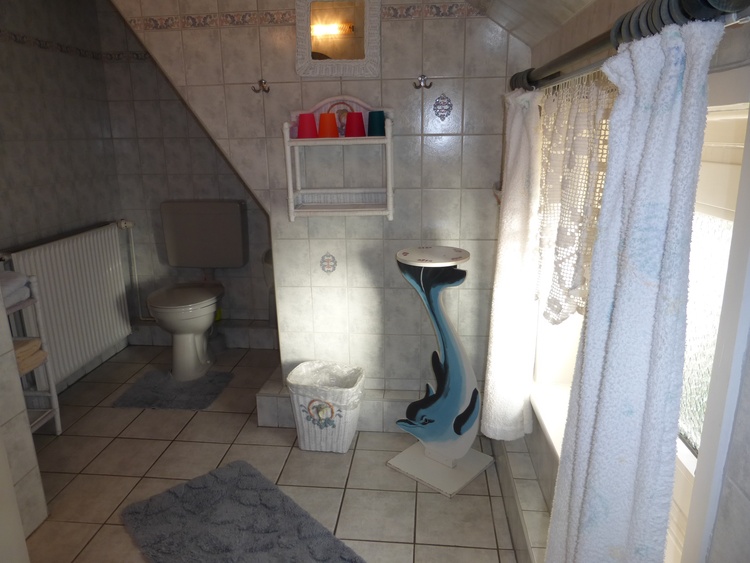 Duschbad mit 1qm großer Duschwanne