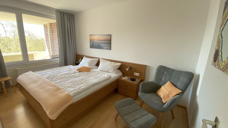 Schlafzimmer mit Doppelbett, 180x200