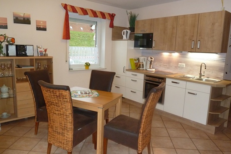 Essen mit hochwertiger Küche und Deichblick