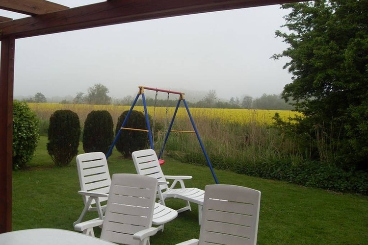 Unverbaute Südsicht ins Grüne ...