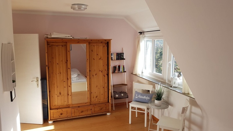 Schlafzimmer 1Doppelbett (180x200cm)