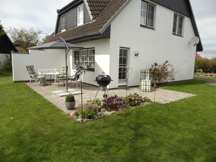 Die Südwestterrasse ist ideal zum Grillen.