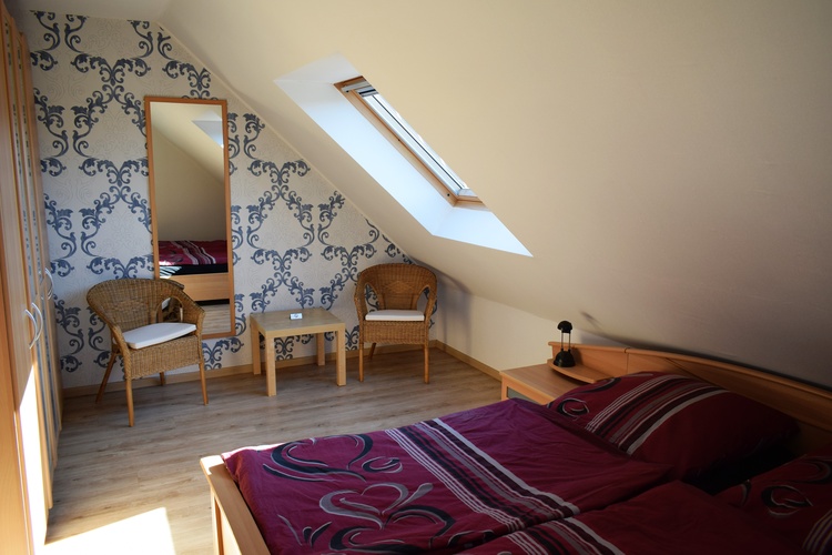 Schlafzimmer 1