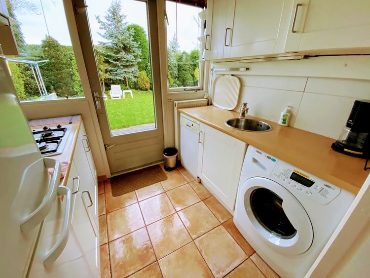 Einbauküche mit ua Waschmaschine und Geschirrspüler