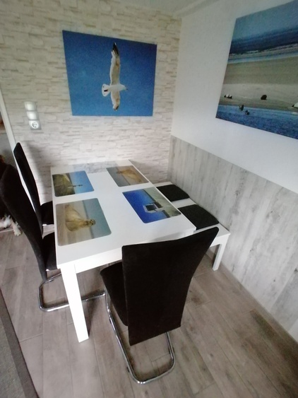 Esszimmer im EG mit SAT-TV