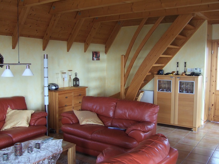 Wohnbereich mit Treppenaufgang