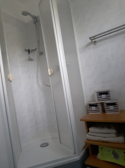 Duschbad im EG.