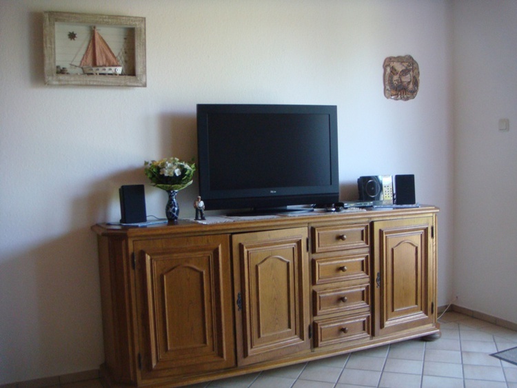 Sideboard mit TV