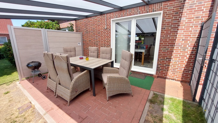 Terrasse mit Überdachung