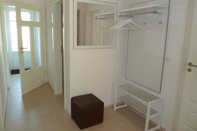 Eingangsbereich mit Gaderobe und Windfang