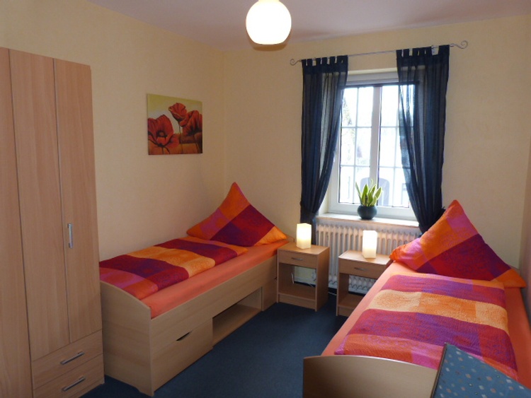 2 Bettzimmer, Betten 0,90m x 2,00m