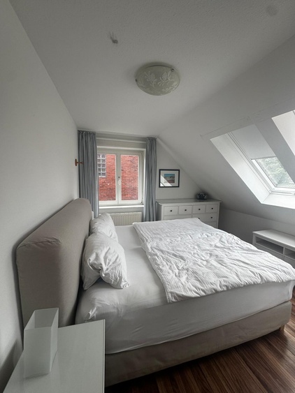 Schlafzimmer, rechts