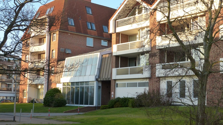 Blick auf das Haus mit Hallenbad Blick auf das Haus mit Hallenbad