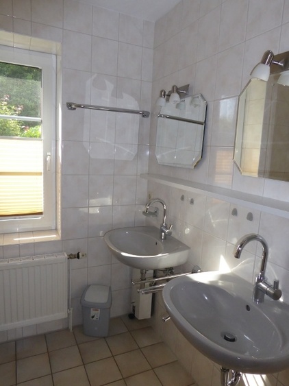 Badezimmer mit 2 Waschbecken