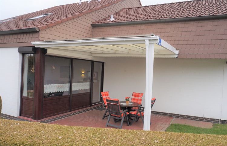 überdachte Südwest Terrasse