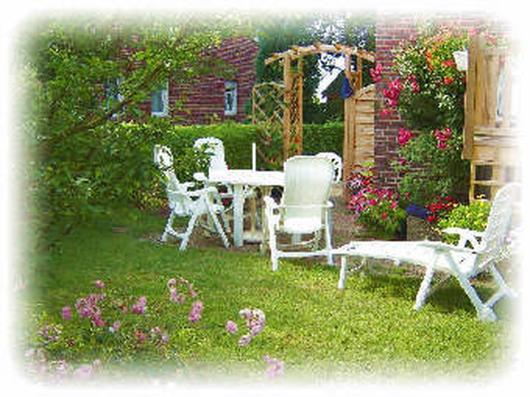 Garten m. Terrasse Garten m. Terrasse