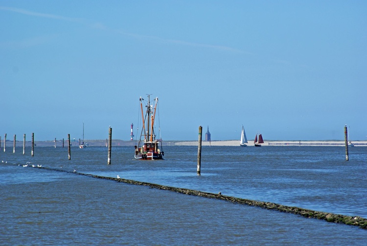 Kutter vor Wangerooge Kutter vor Wangerooge