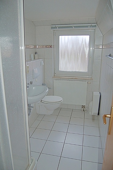 Bad mit Dusche/WC