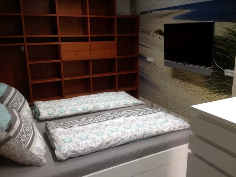 Schlafzimmer 1 mit Schreibtisch Schlafzimmer 1 mit Schreibtisch