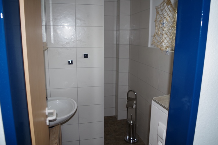 Bad / Dusche Bad / Dusche