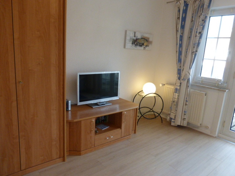 Wohnraum mit Sat TV Wohnraum mit Sat TV