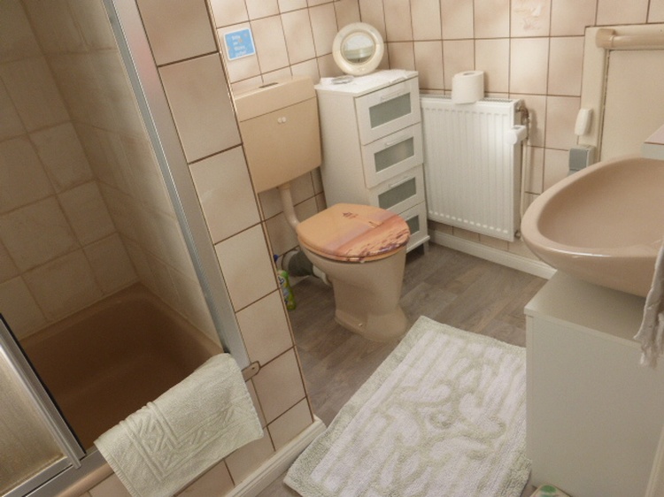 Dusche und WC